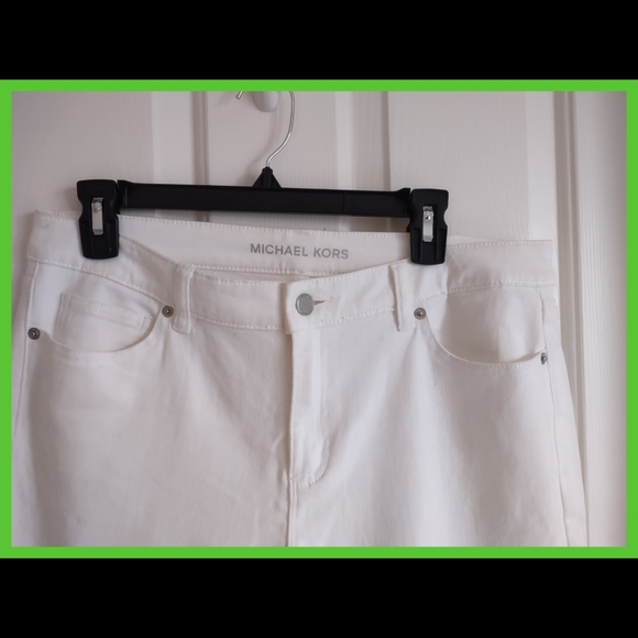 Michael Kors white jeans. Midrise skinny. Size regular 10. - Picture 2 of 6